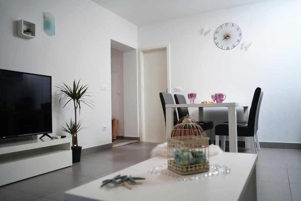 Wave N' Sea Apartment With A Private Pool دوبروفينك المظهر الخارجي الصورة