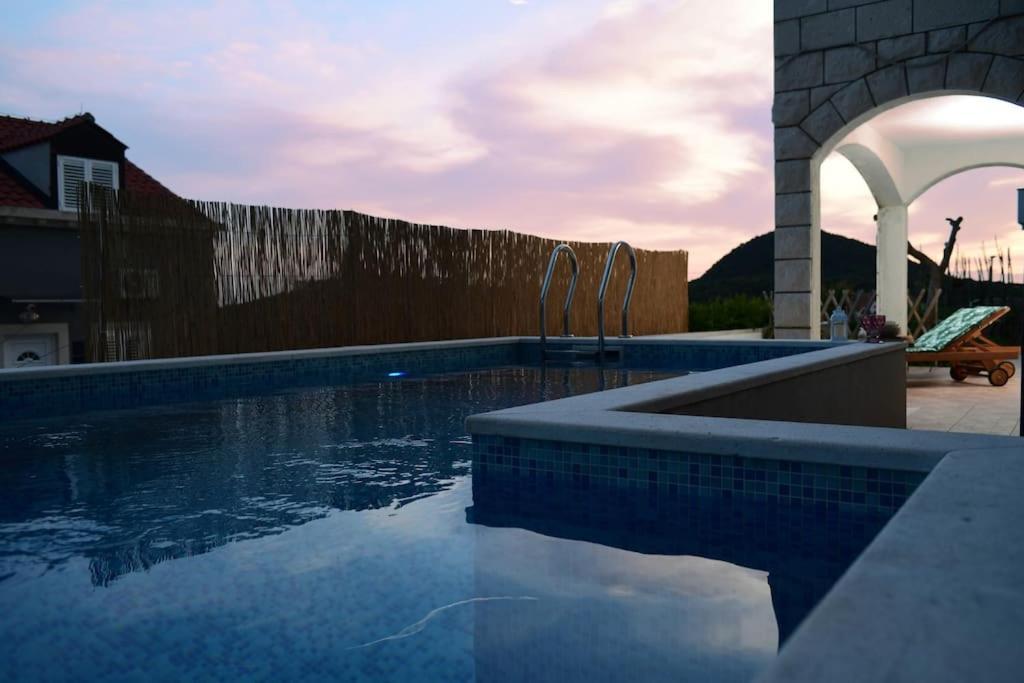Wave N' Sea Apartment With A Private Pool دوبروفينك المظهر الخارجي الصورة